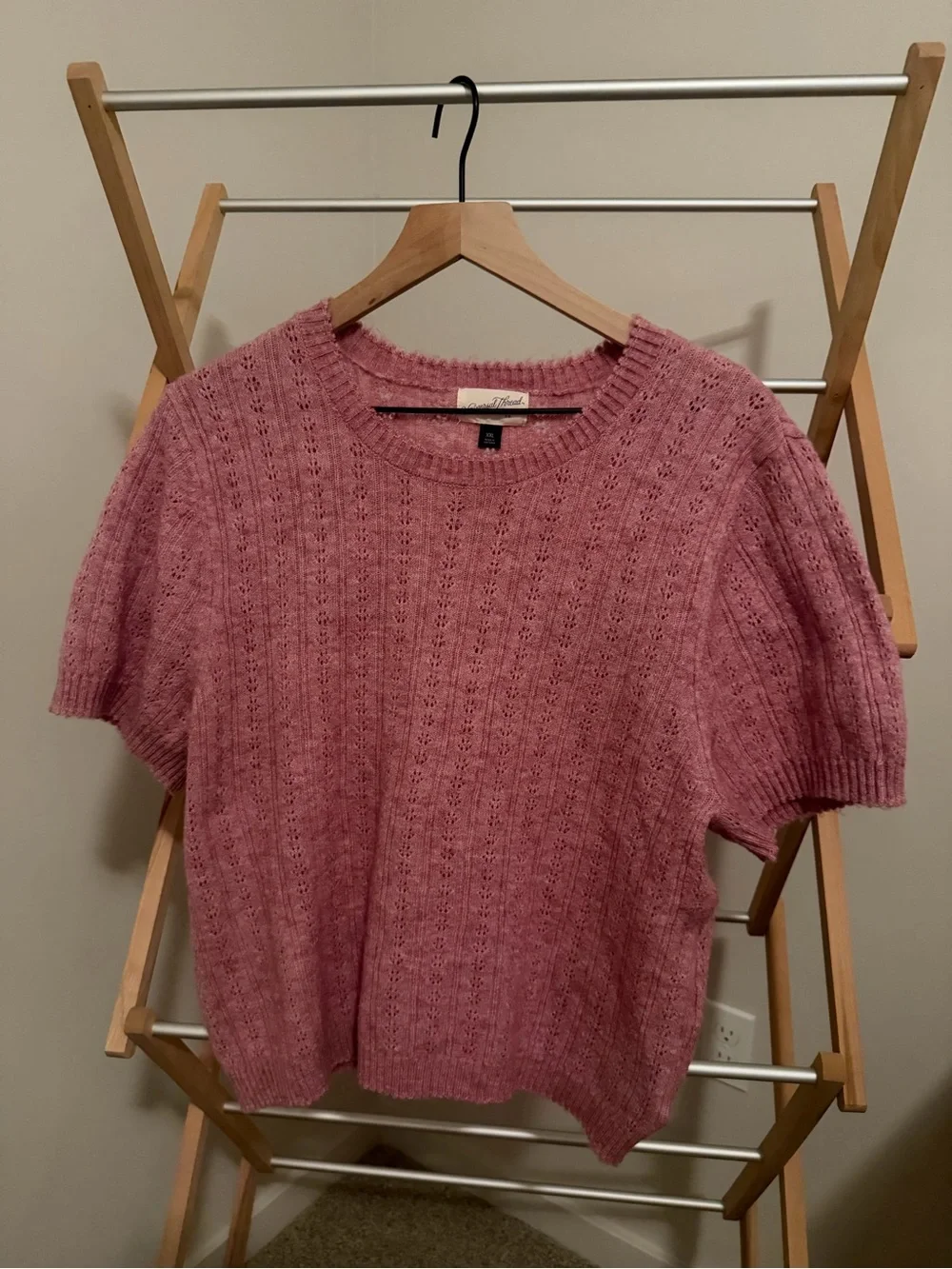 Universal Thread Rose Pink Short-Sleeve Crewneck Sweater